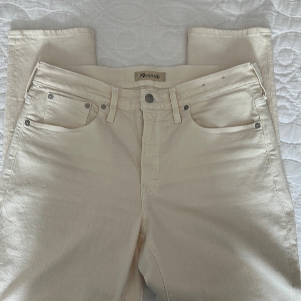 Madewell mid rise perfect vintage jean. Off white. Size 30.